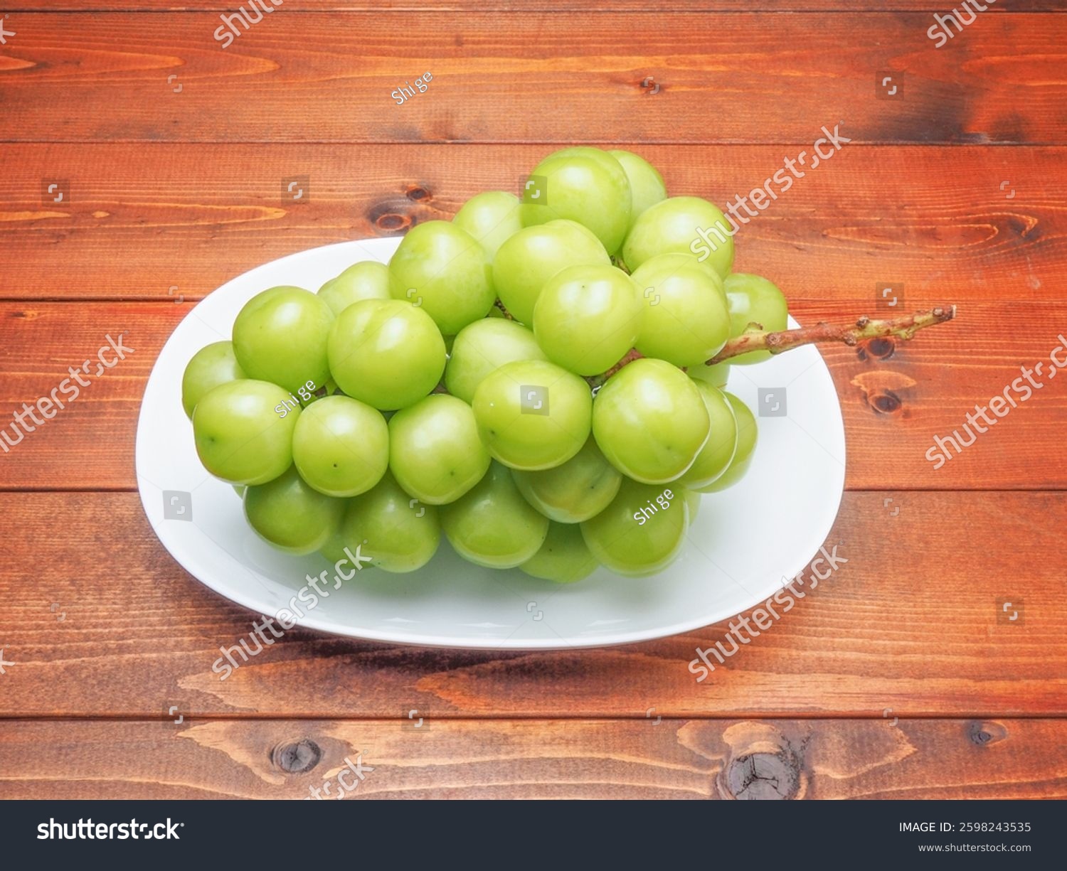 シャインマスカット shine muscat  muscat grape  green grape  seedless grape  fresh fruit
