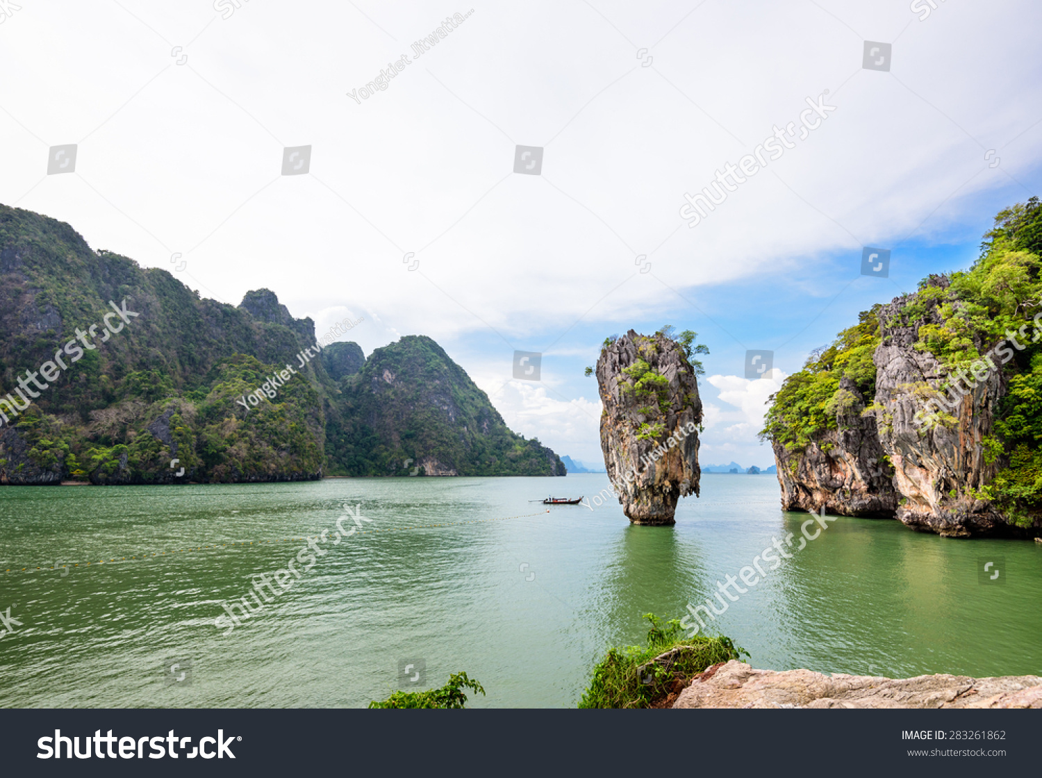 High angle view beautiful landscape sea and sky at Khao Tapu or James Bond Island in Ao Phang Nga Bay National Park Thailand