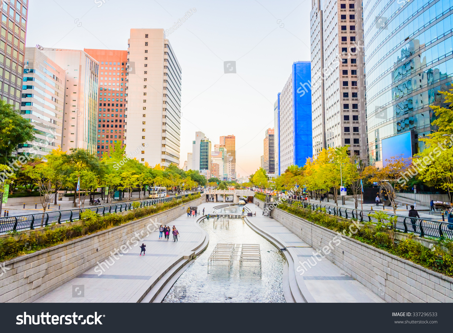 Cheonggyecheon Stream in Seoul City   Korea