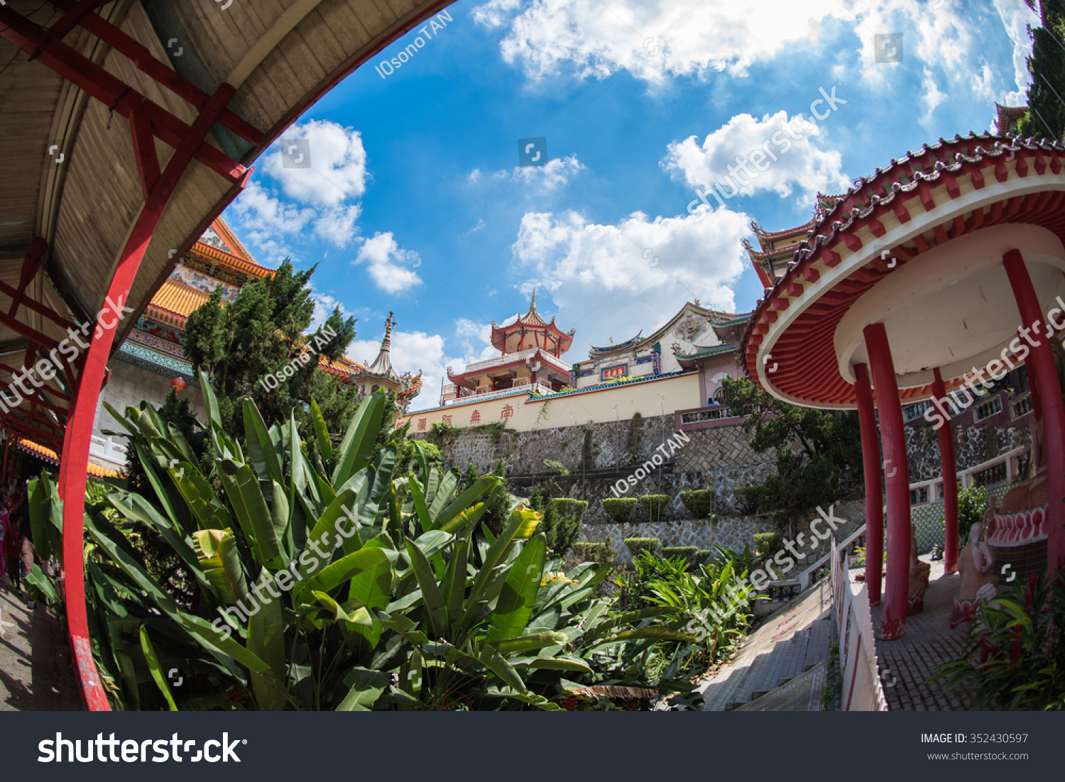Kek Lok Si Chinese Temple the best temple in Penang in fisheye