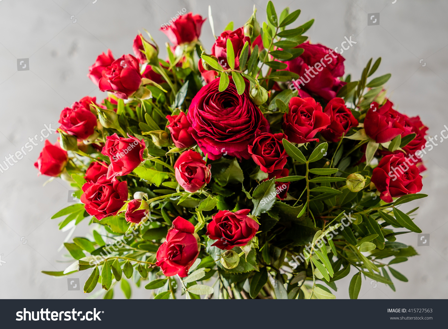 red roses bouquet