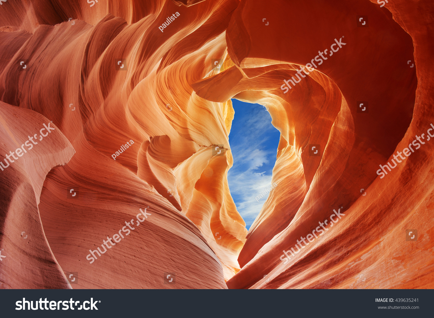 color shades of the rock inside the antelope canyon