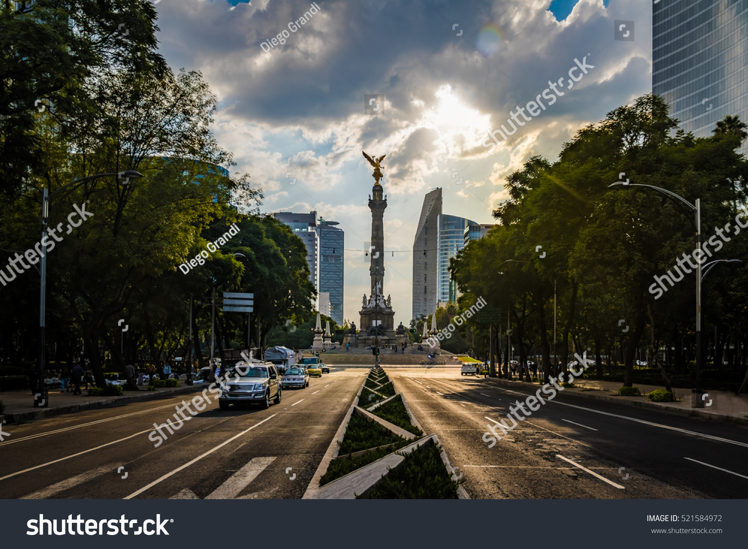 Paseo de La Reforma avenue and Angel of Independence Monument - Mexico City  Mexico