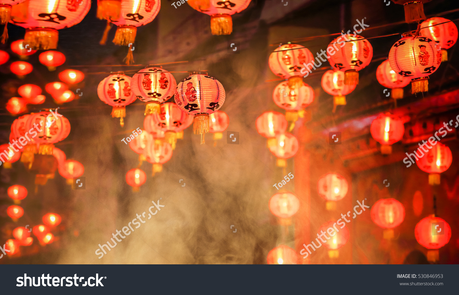 唐人街的农历新年灯笼庆典