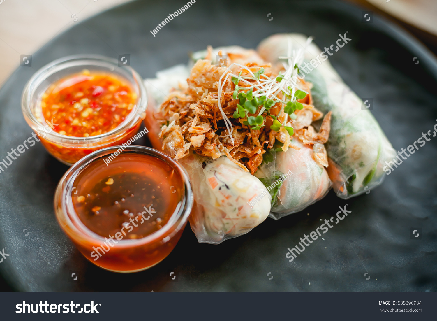 steamed rice-skin dumplings