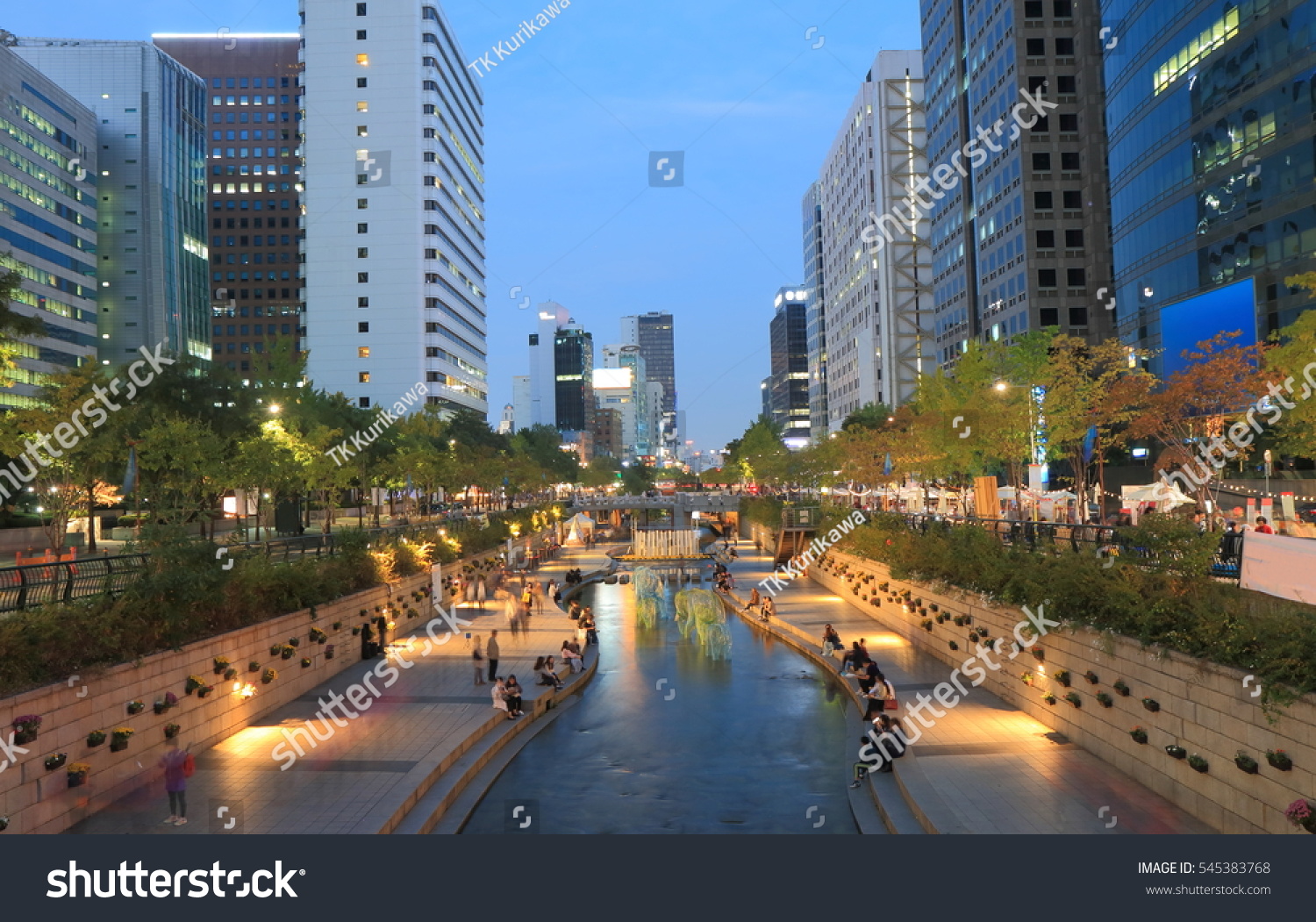 Cheonggyecheon stream and Seoul cityscape