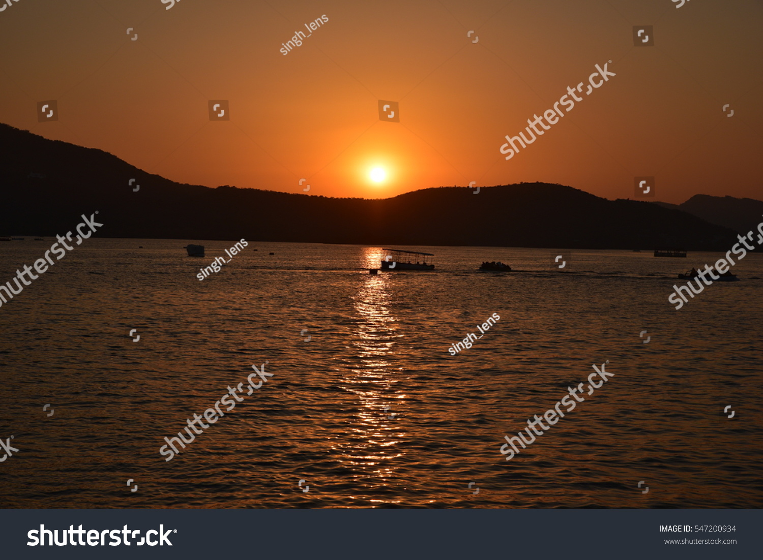 Romantic Lake Pichola at sunset. Udaipur  Rajasthan  India