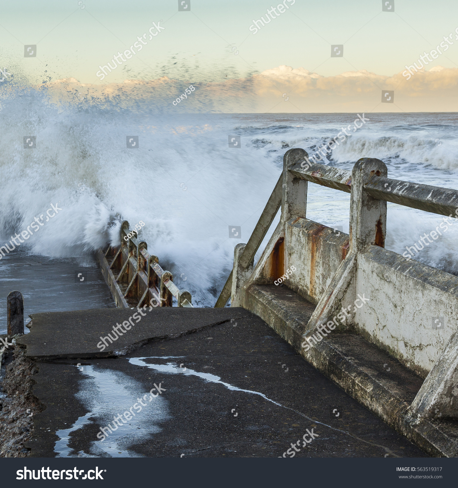 crashingwaves