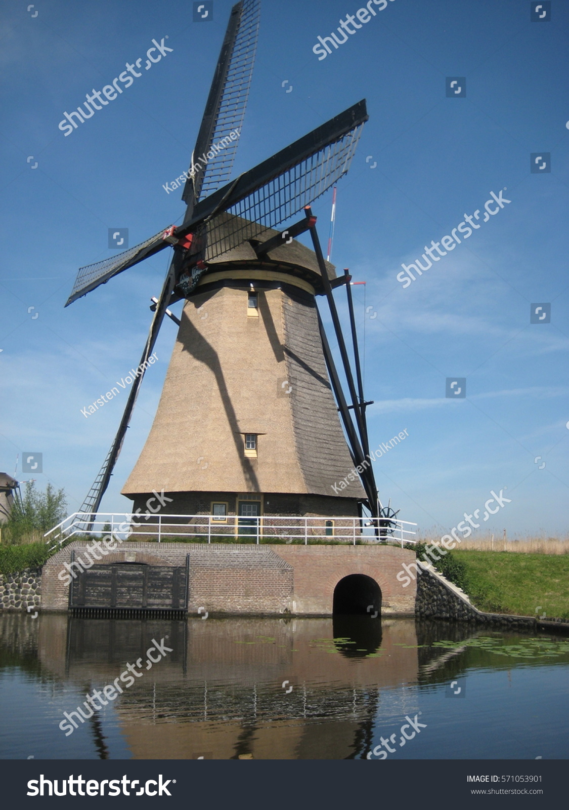 windmill in kinderdijk