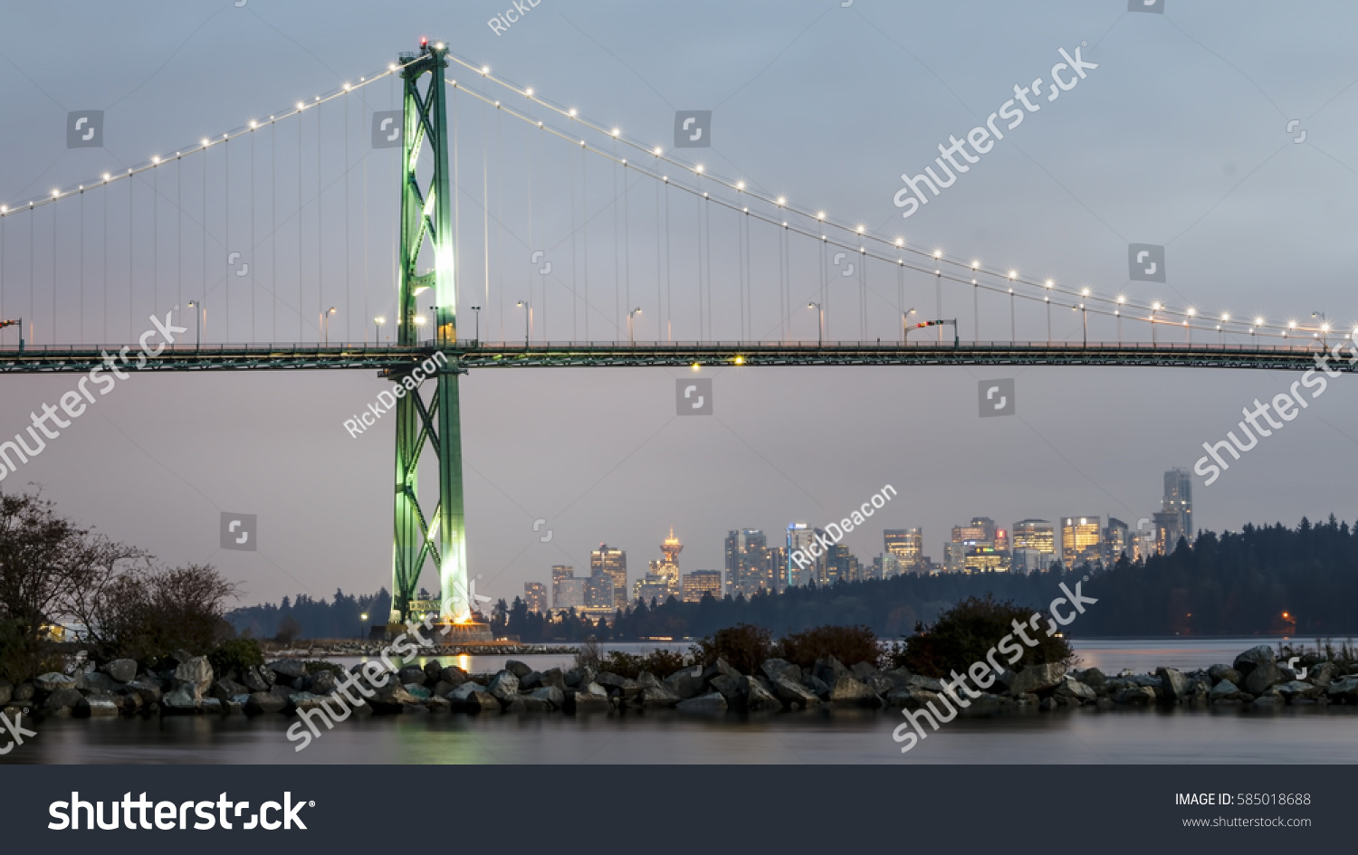 Lions Gate Bridge  Vancouver  Canada