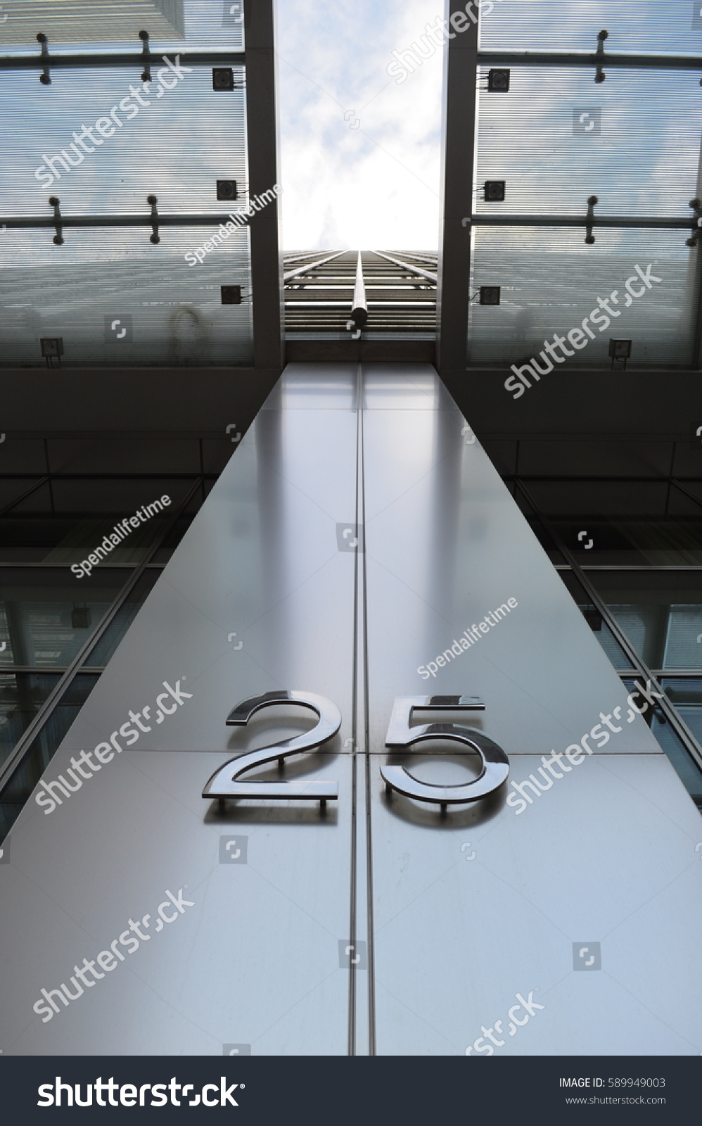 Canary Wharf Skyscraper  London  United Kingdom