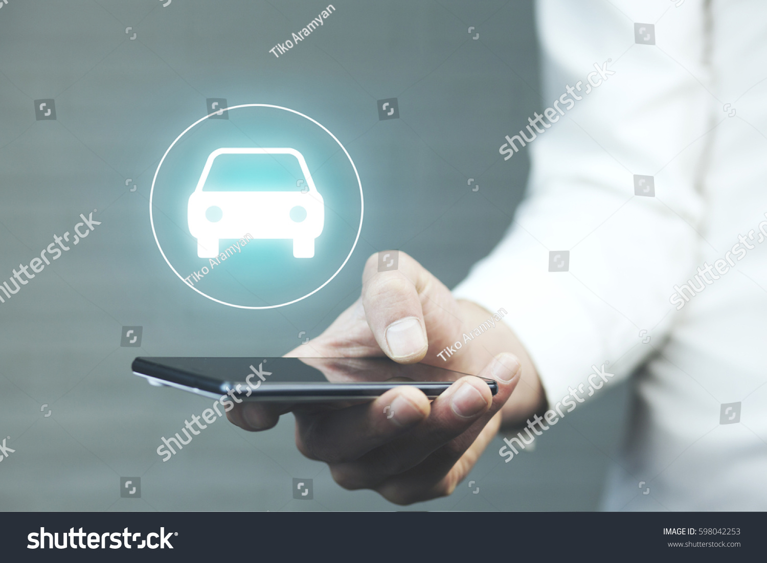 man hand phone and  car in  screen