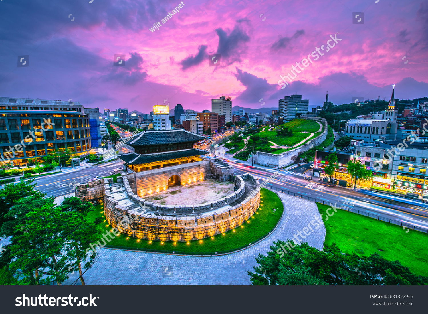 Seoul Dongdaemun Gate and Traffic in Seoul  South Korea