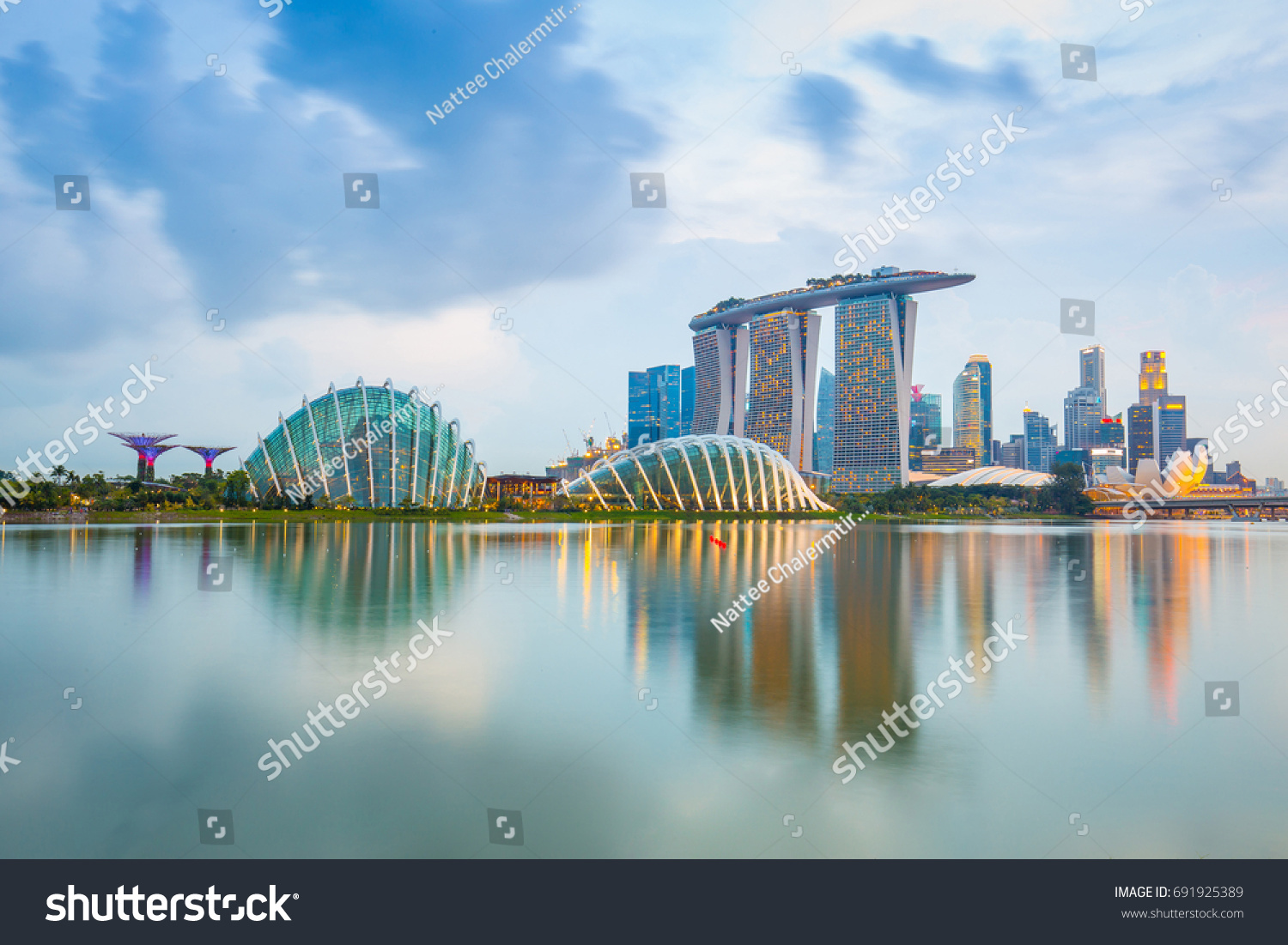 Singapore city with landmark buildings in downtown
