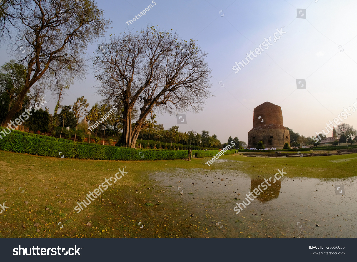 The Dhamekh Stupa  Sarnath  India