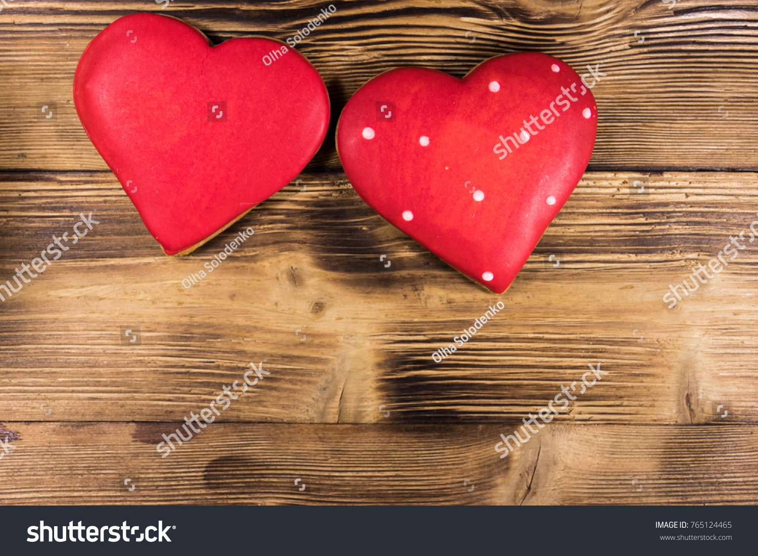 heartshapedcookiesforvalentinedayonwoodentabletopviewcopyspace