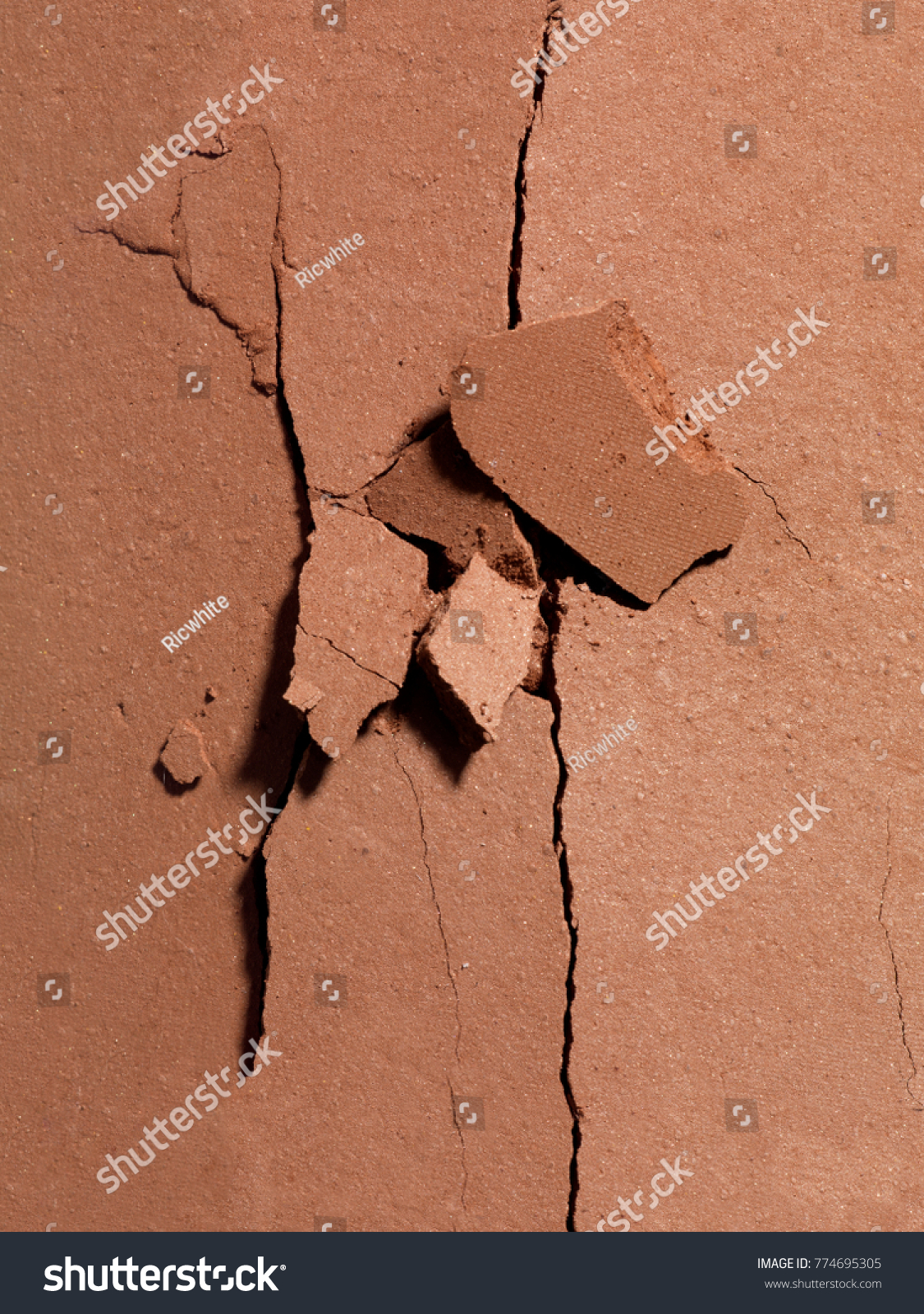 brown eyeshadow crushed in the middle