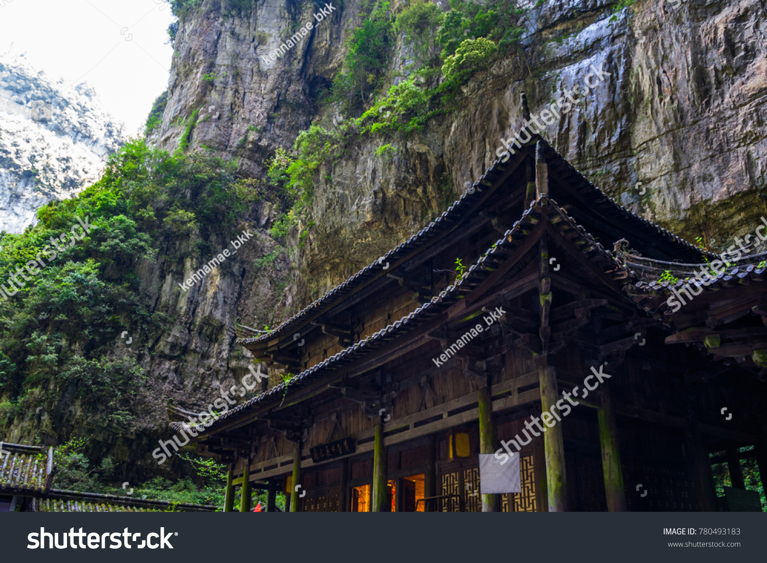 Resting in the wood after long walks  Wulong  Chongqing  China