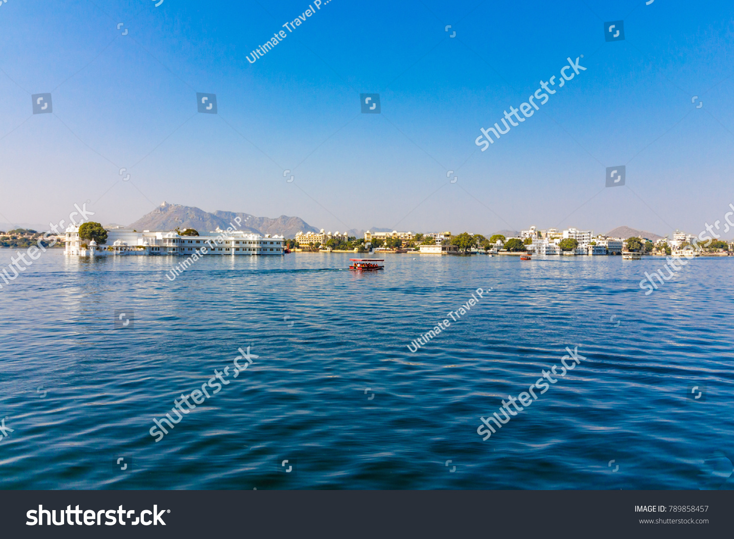 Lake Palace  Udaipur  Rajasthan  India  Asia.
