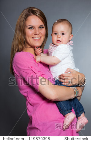 可爱 成人 宝贝 好看 护理 高加索人 性格开朗 儿童 儿童保育 童年 可爱 女儿 面部 家庭 女 女孩 幸福 快乐 健康 保持 人类 快乐 孩子 生活 生活方式 小 爱 妈妈 母亲 母性 新生儿 父母 育儿 人 人 正在播放 肖像 漂亮 已拍摄 小 微笑 演播室 甜 幼儿 一起 团结 两个 白色 女人 年轻的