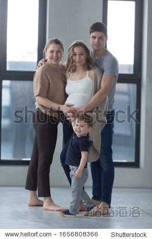 无罪 快乐 妈妈 婴儿 母亲 儿子 儿童 女 姐姐 微笑 出生 性格开朗 女孩 人 正在播放 成人 哥哥 女儿 男 可爱 护理 儿童 爱 淋浴 女人 年轻的 父亲 孩子 隔离 男孩 可爱 生活 设计 室内 人类 搞笑 手 孩子 玩具 童年 新生儿 肖像 人 宝贝 家庭 甜 好玩 坐 笑