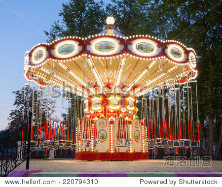 illuminated carousel in amusement park - 站酷海洛正版图片, 视频