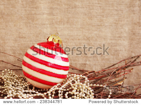 the red-white ornamented new years christmas t