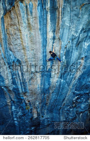rock climber climbs on a rocky wall - 站酷海洛正版图片, 视频