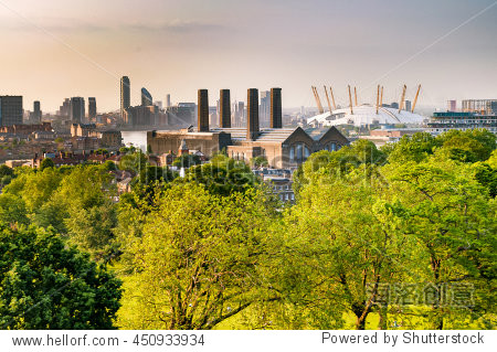 View of Canary Wharf and North Greenwich in e