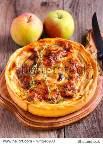 brie and apple custard tart with thyme - 图片素材 - 站酷海洛plus