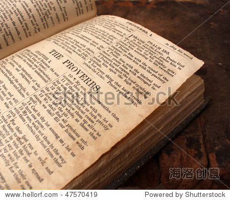 close up of old holy bible book - 站酷海洛正版图片, 视频, 音乐