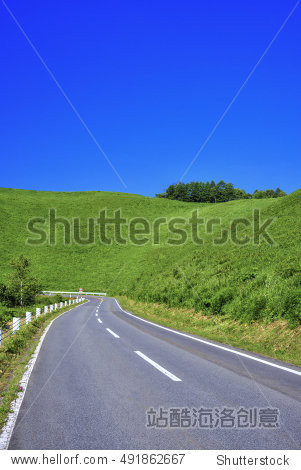 refreshing grassy plain and road, japan - 站酷海洛正版图片, 视频