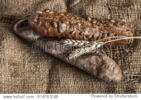 black bread on burlap with ears - 图片素材 - 站酷海洛plus正版