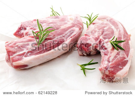 two raw fresh lamb chops with rosemary herb - 图片素材 - 站酷