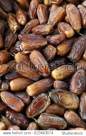 large dried dates