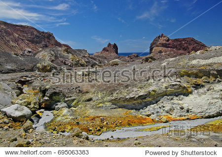 troup head & the crater, white island, new zealand - 图片素材