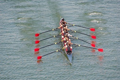 crew team in competition