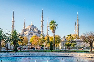 the blue mosque, (sultanahmet camii), istanbul, turkey.