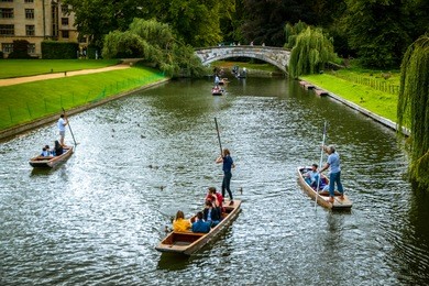 the river cam in university of cambridge