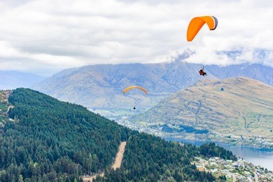 paragliding at queenstown, new zealand