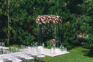 transparent wedding arch for the ceremony