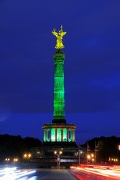 victory column in berlin at night (siegessaule)