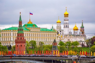 moscow kremlin on a cloudy day