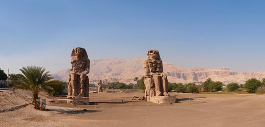 colossi of memnon, luxor, thebes