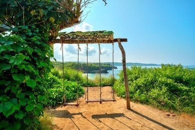 dream beach at sunny day. lembongan island, bali, indonesia