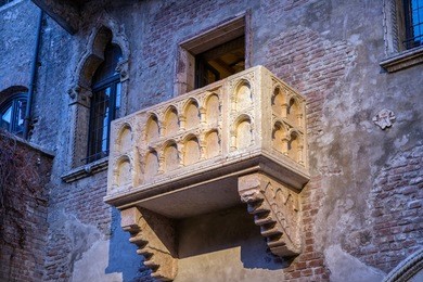 juliet's balcony at casi de giulietta, verona - italy