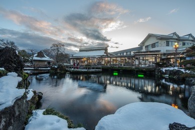 oshino hakkai, small village, japan, march 2018