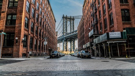 manhattan bridge through the eyes of brooklyn