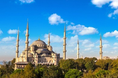 sultan ahmed mosque (blue mosque) in istanbul, turkey in a beautiful summer day