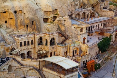 famous cave hotels in goreme, capadokkia